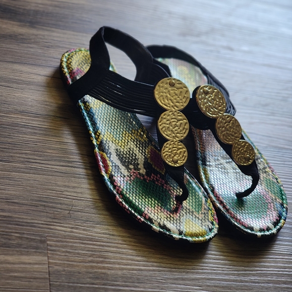 Sandals - Picture 2 of 6